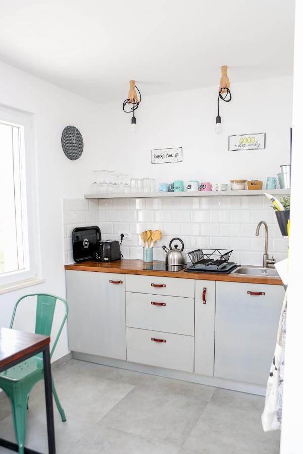 Apartment On The Sunny Side กอร์จูลา ภายนอก รูปภาพ